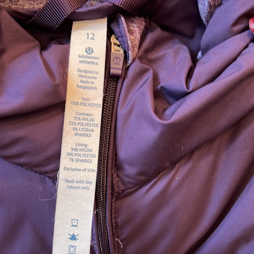 Lululemon Puffed Jacket - Picture 6 of 6